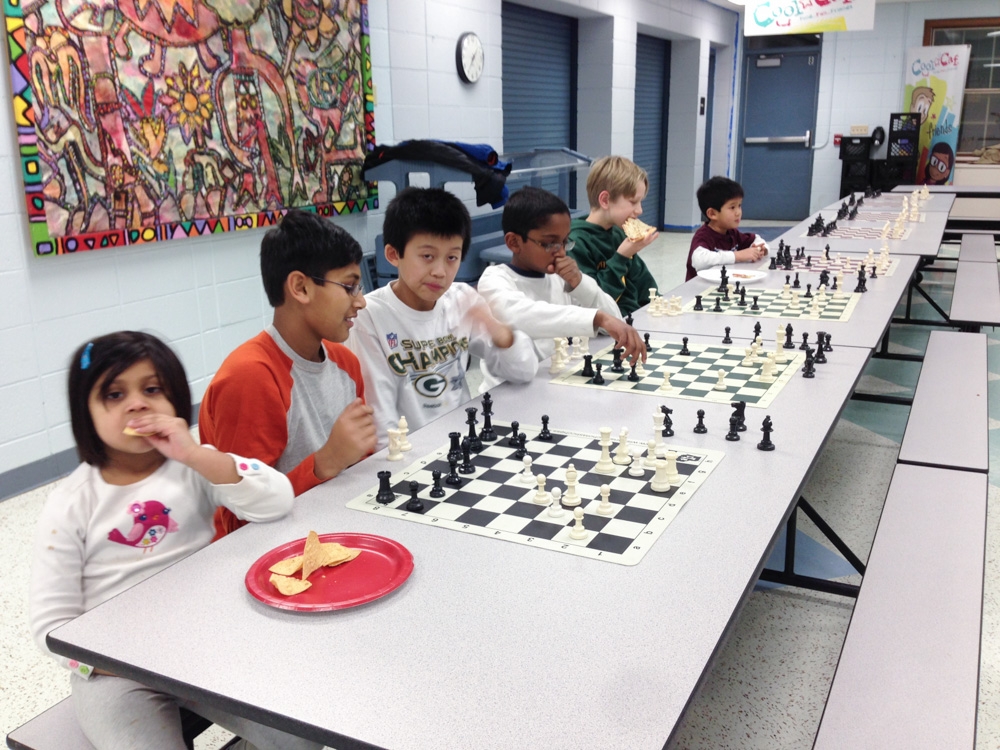 2013-chess-club-holiday-party-004