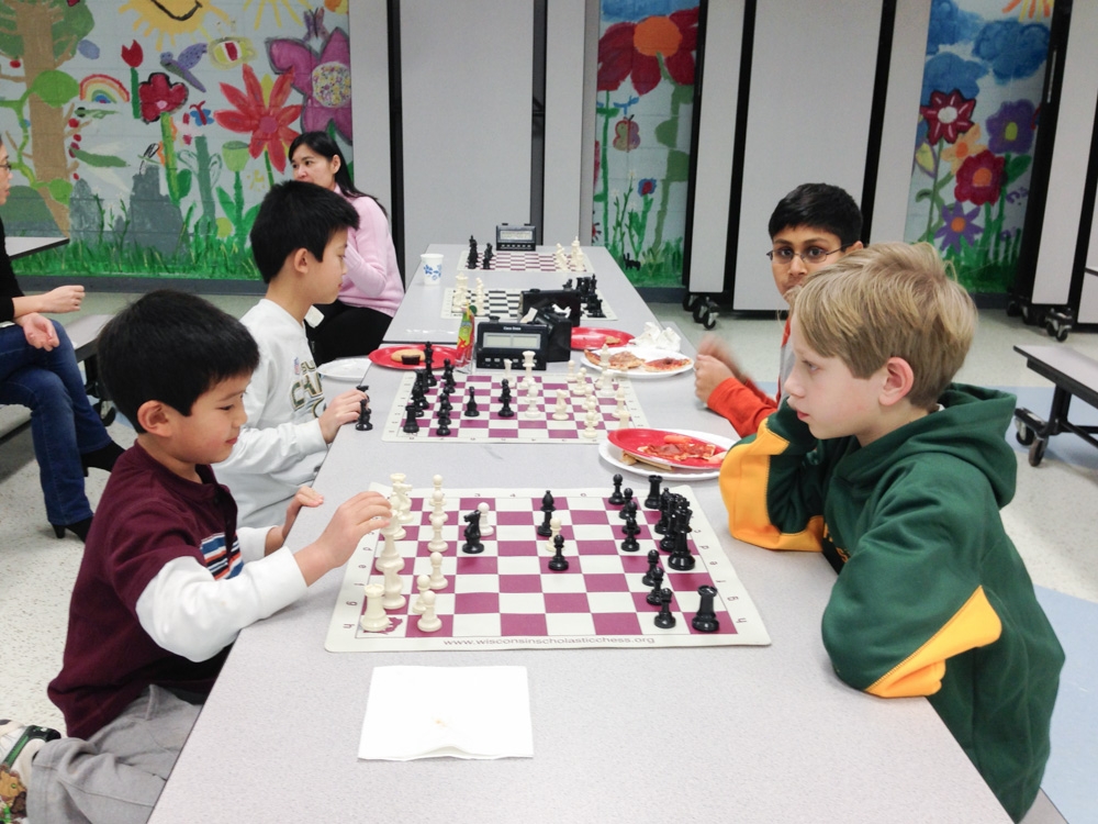 2013-chess-club-holiday-party-007